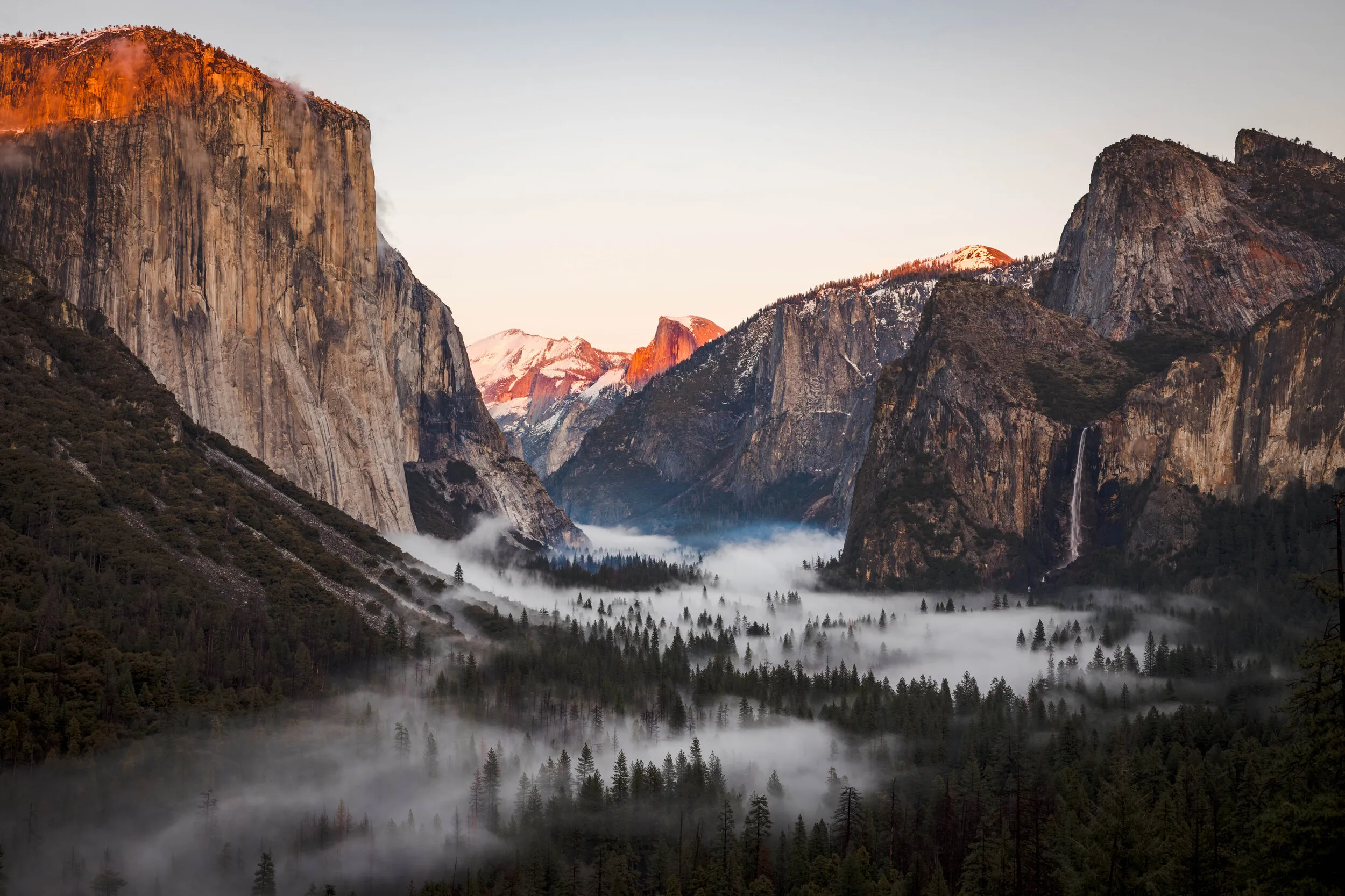 Tunnel View at Sunset – Yosemite Valley, CA